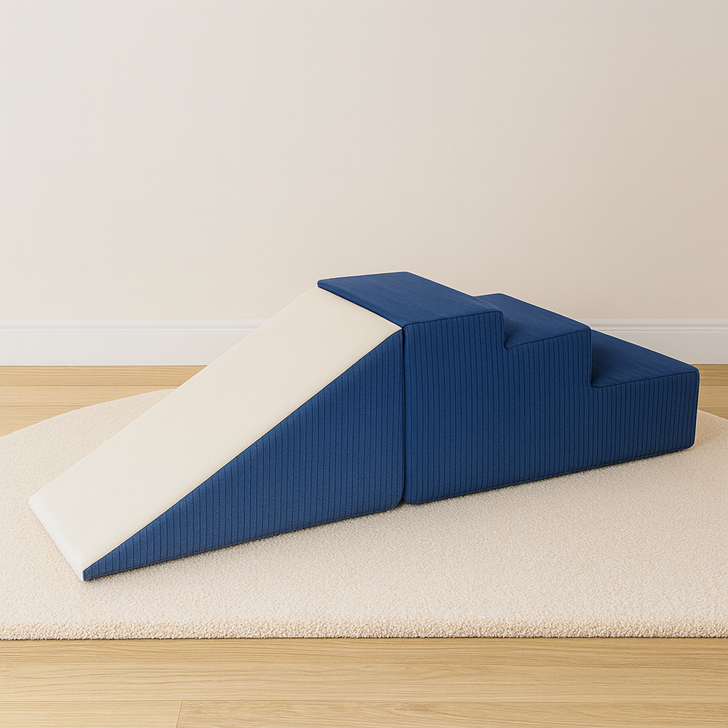 Veliki otroški mehki tobogan s stopnico